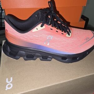 ON CLOUDSPARK, SIZE 8, FLAME/BLACK, WOMENS